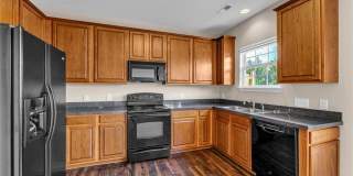 Beautiful 3 bedroom, 3 1/2 bathroom townhome in Tarrant Trace Gallery 8