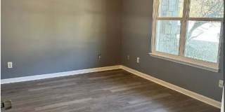Room in 3 Bedroom Home at River Park Dr Gallery 12