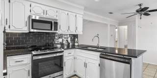 221 Azalea Lane Gallery 7