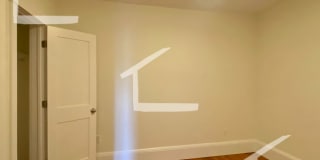 Nice 2 bed in Brookline Gallery 8