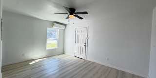2BD APARTMENT WITH WATER PAID!! Gallery 3