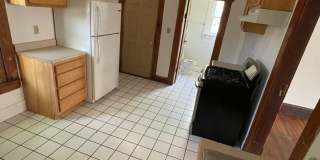 4 bedroom 2 full bath House Gallery 10