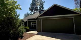 Single Level 3 Bedroom Beauty near Old Mill with RV parking! Gallery 1