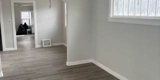 624 N Lewis Ave Gallery 24