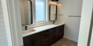 3 Bedrooms 2 1/2 Bathrooms - Where Mountains meet you at upscale living! Gallery 42