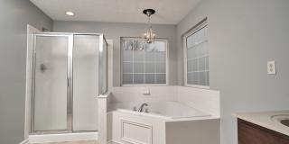 4BDRM, 3.5BA w/Fenced Yard in Sedona Woods! $2900/mo Gallery 50