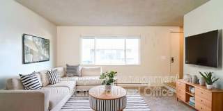 2096 SE Pinelane Street Gallery 1