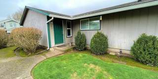 1330 S Ivy Street ~ Charming Updated Duplex with Brand New Carpet! Gallery 1