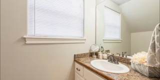 1123 S Tottenham Court Gallery 18