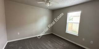Updated and spacious 2 bedroom/1 bathroom house with detached 1 car garage. Gallery 6