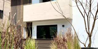 5667 La Mirada Avenue Apartmenets Gallery 41