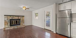 Private Basement Unit at 2630 Merry Oaks Trail Gallery 4