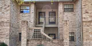 Charming 2BR Condo with Vaulted Ceilings, Fireplace & Pool Access Gallery 1