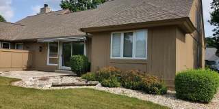 Mequon - A Stunning 3 Bedroom 3 Bath Condo Gallery 5