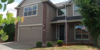 Spacious 5 bedroom 3 bath home near a park in SE Albany Gallery 1