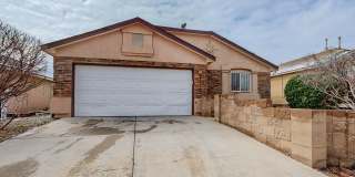 NORTH WEST 3/BD 2/BA 2/CG House Gallery 41