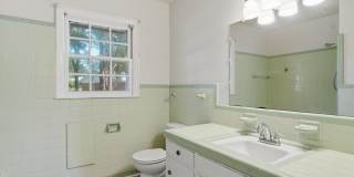 Close to Downtown Athens! Established neighborhood! Gallery 17