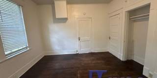 2 bedroom 1 bath house in Highland! Gallery 6
