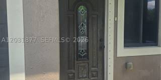 1461 SW 40th Ter Gallery 2