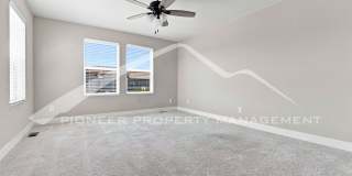 Spacious Townhouse with Central AC and 2-Car Garage Gallery 11