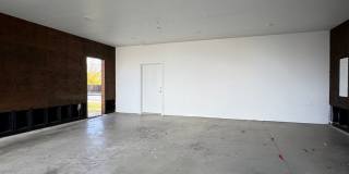 1BR, 1BA with Huge Garage Gallery 16