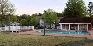 Room in 4 Bedroom Home at University Ct Gallery 6