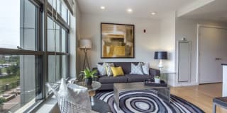 601 Albany Gallery 14