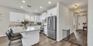 Newer Home on Large Corner Lot with Lots of Natural Light! Gallery 13