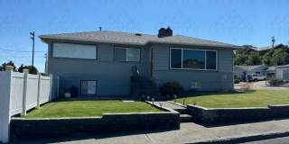 Large 4 Bedroom 2 Bath Gallery 1