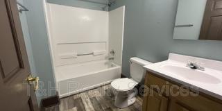 2950 Ruckle Street Gallery 17
