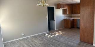 Victorville Green Tree Home- Refurbished 4 Bedrooms, 2 Bathrooms, New Paint, Gallery 12