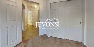 Condo with Swimming Pool and Private Enclosed 1-Car Garage in Klahanie Neighborhood Gallery 27