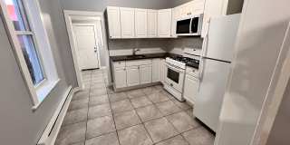 Updated 3 Bedroom 1.5 Bath Townhome w/ Paved Yard + Washer & Dryer Gallery 8