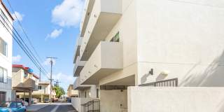 1450 S Barrington Ave Gallery 42