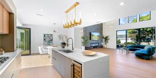 853 Oak Street Gallery 8