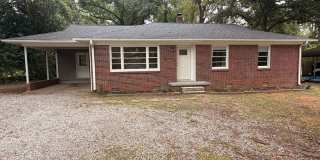 3 Bedroom 2 Bath Brick House in Clemson Gallery 1