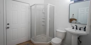 207 W Giddens Ave Gallery 12