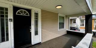 610 Colorado - 3bed/1bath house, garage & basement! Gallery 1