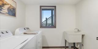Luxury Lakefront House - Fully Furnished Gallery 27