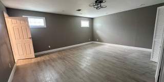 double lake front 4/2 house with swimming pool Gallery 20
