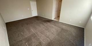 3 Bedroom 2 1/2 Bathroom w/Den & Loft Gallery 5