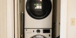 Cozy 1-Bedroom Near DU with Private Yard & Parking Gallery 6