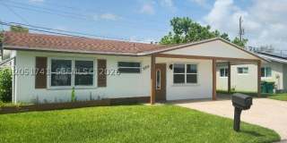 2710 NW 52nd Pl Gallery 1