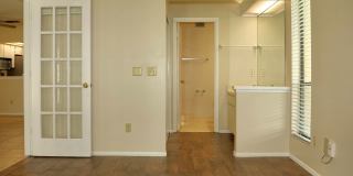Spacious 2bd 2bth home with bonus Florida room! Gallery 17