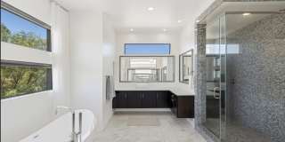 47 Pristine Glen Street Gallery 47