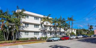 841 W 40th St Gallery 1