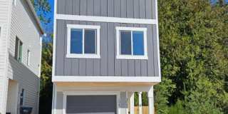 Stylish & Convenient Micro-Studio (5 Minutes from St. Michael Medical Center) Gallery 1