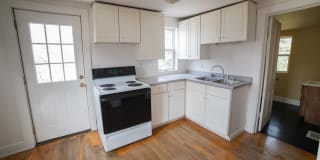 127 C Woodlawn Ave Gallery 1