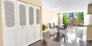 2421 Northeast 10th Street Gallery 7