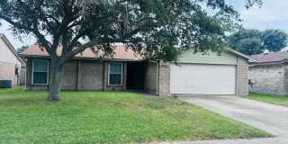 Beautiful Southside 3BR Home | Vaulted Ceilings | Fireplace | Refrigerator Included | Covered Patio Beautiful Southside 3BR Home | Vaulted Ceilings | Fireplace | Refrigerator Included | Covered Patio Gallery 1